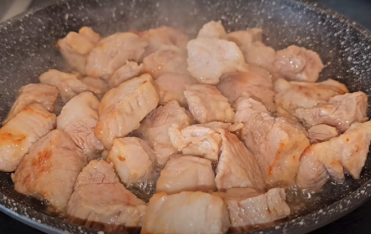 Гуцульський капусняк або росівниця з беконом: рецепт українського ситного супу з кукурудзяною крупою